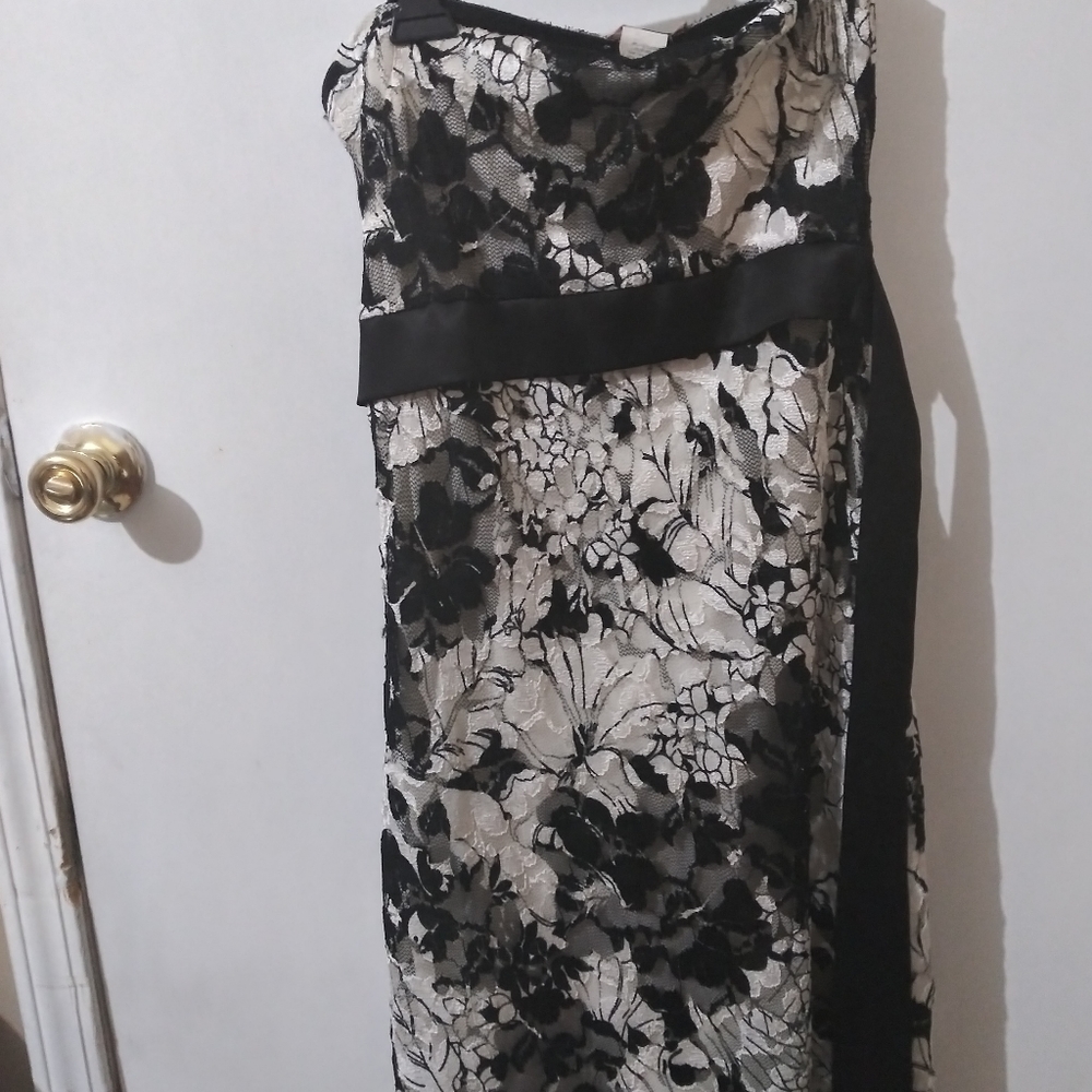 Dress - Picture 2 of 4